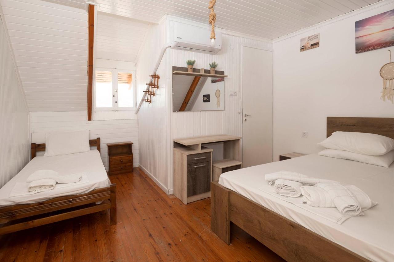 Giorgos House Attic Apartment Gialova Luaran gambar